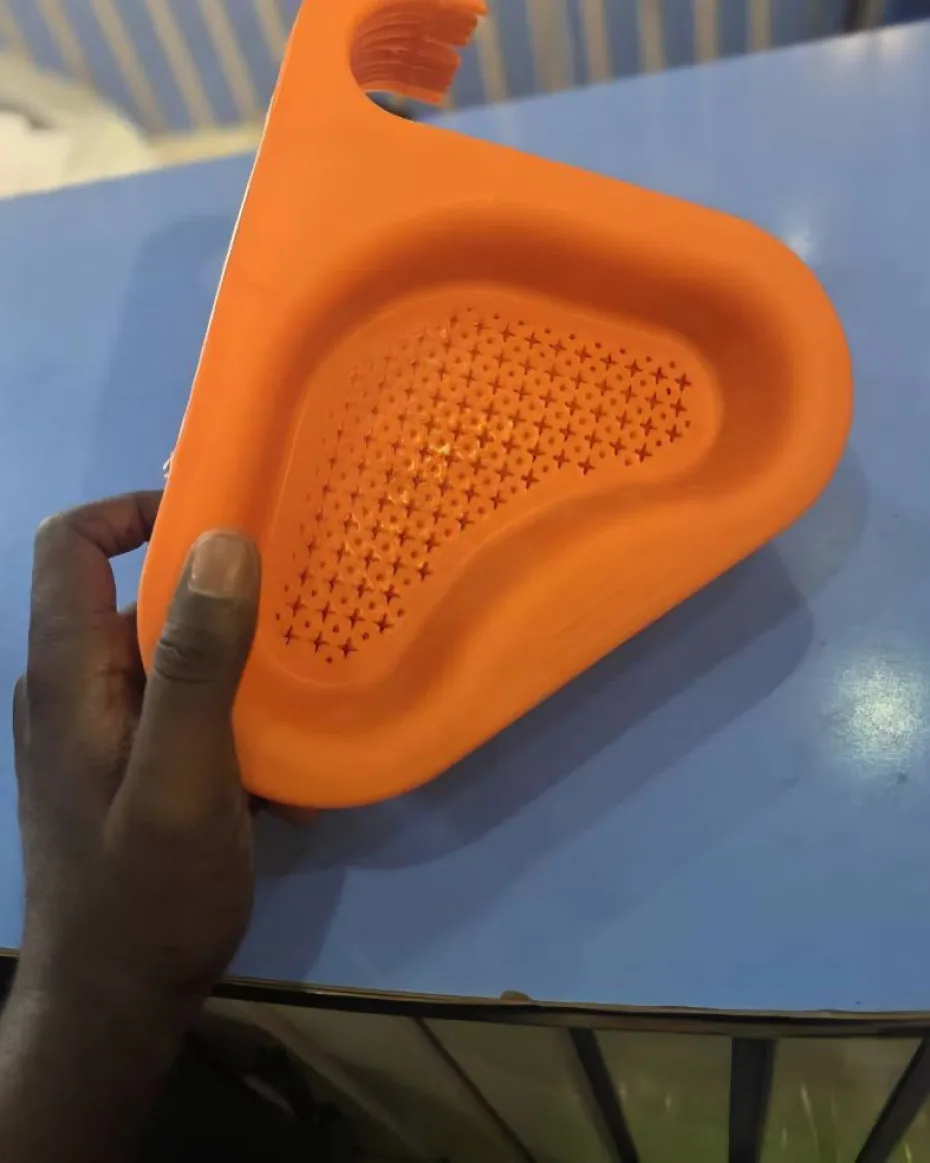 Kitchen drain basket