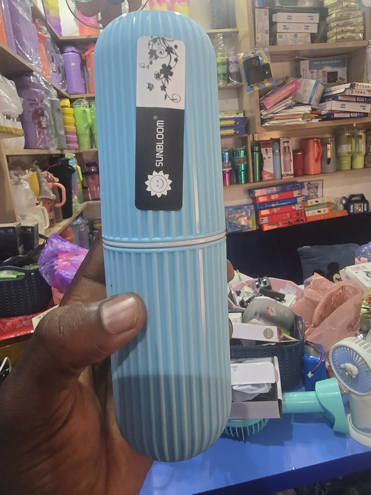 Toothbrush holder without Carton